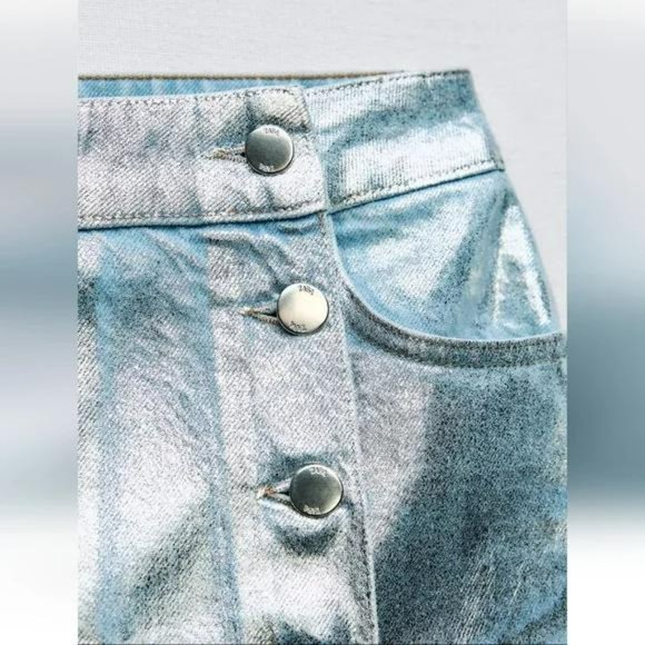 FOIL DENIM SHORT - Picture 2 of 3